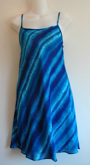 NEW VICTORIA SECRET BLUE TIE DYE NIGHTGOWN CHEMISE SZ M