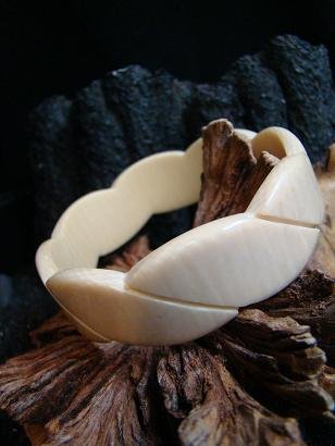 SALE!! ANTIQUE VINTAGE PRE BAN LADIES CARVED ELEPHANT IVORY BRACELET **USA SHIPPING ONLY!!
