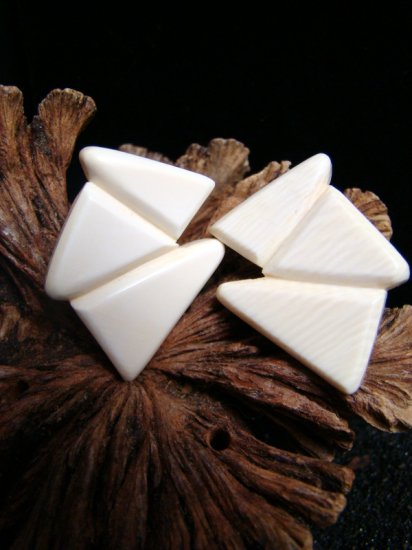 FOSSIL MAMMOTH IVORY & GOLD PIERCED EARRINGS NEW **USA SHIPPING ONLY!!