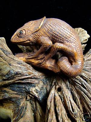 CHAMELEON ANOLE LIZARD CARVED MILO WOOD MINIATURE 2" FREE GIFTS & USA SHIPPING