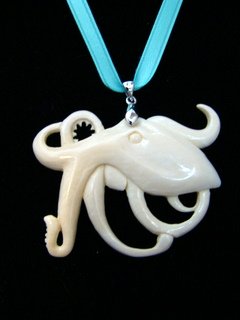 FOSSIL MAMMOTH IVORY " HAWAIIAN OCTOPUS " PENDANT HAND CARVED IN HAWAII FREE GIFT!