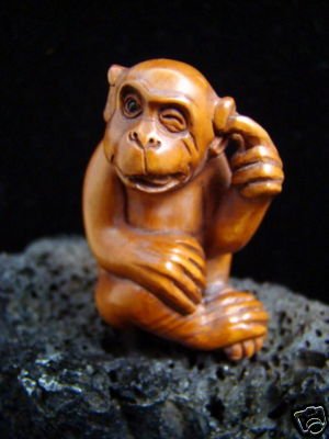" SILLY MONKEY " CARVED PEACH TREE WOOD MINIATURE 2" FREE GIFT SILK BAG