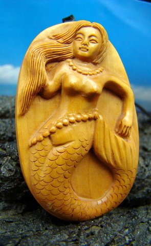 MERMAID W/ PEARLS PENDANT HAND CARVED PEACH-TREE WOOD FREE GIFT SILK BAG
