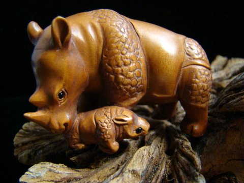 RHINOCEROS COW & BABY HAND CARVED PEACH TREE WOOD 2" FREE GIFT SILK BAG