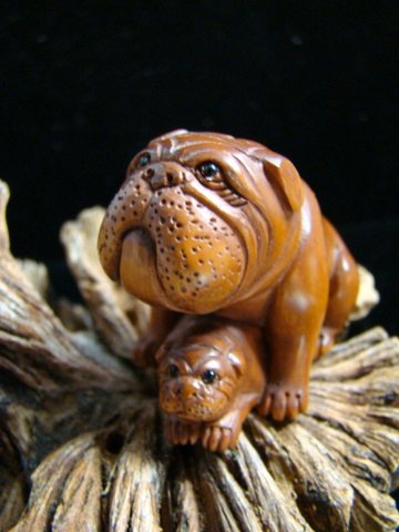 BULL DOG & PUPPY CARVED PEACHTREE WOOD MINIATURE 2 5/8" FREE GIFT SILK BAG