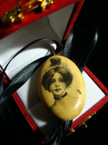 SCRIMSHAW FOSSIL MAMMOTH TUSK IVORY ANTIQUE VICTORIAN LADY PENDANT NECKLACE