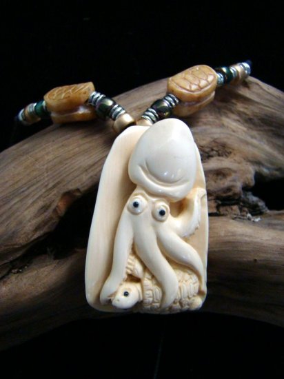 HAWAIIAN OCTOPUS & TURTLE HAND CARVED FOSSIL MAMMOTH IVORY PENDANT JADE & GLASS BEADS NECKLACE