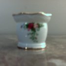 Royal Albert OLD COUNTRY ROSES BUD FLOWER VASE 2 11/16" x 3 1/2"
