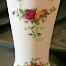 ROYAL ALBERT OLD COUNTRY ROSES SCALLOPED VASE 4 1/2" TALL