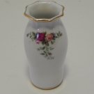 ROYAL ALBERT BY ROYAL DOULTON "OLD COUNTRY ROSES" BUD FLOWER VASE, 4 1/2" tall