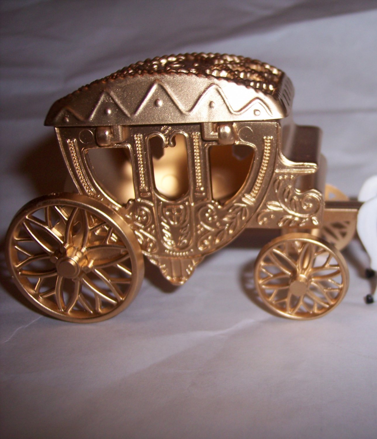 Cinderella Carriage Wedding Favors Gold 24