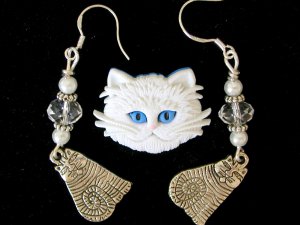 White Persian Pin tabby cat charm crystal bead Earrings Necklace Set