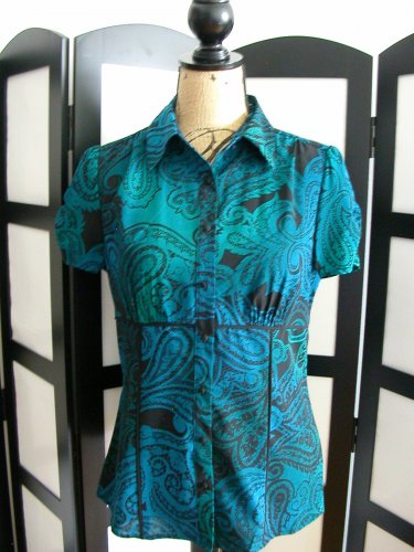 Como Stretch blue aqua black paisley swirl fitted empire short sleeve top S