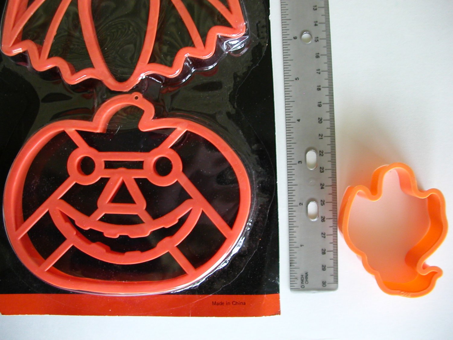 Large halloween plastic cookie cutter pumpkin bat ghost lot of 3