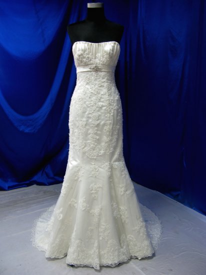 Sexy wedding gown lace Embroidery Strapless evening dress custom make