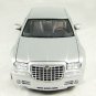 Maisto 1:18 Chrysler 300C Sedan Hemi V8 American Power 1-18 Diecast Car Model Silver Luxy