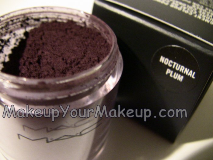 Nocturnal Plum MAC Pigment Sample