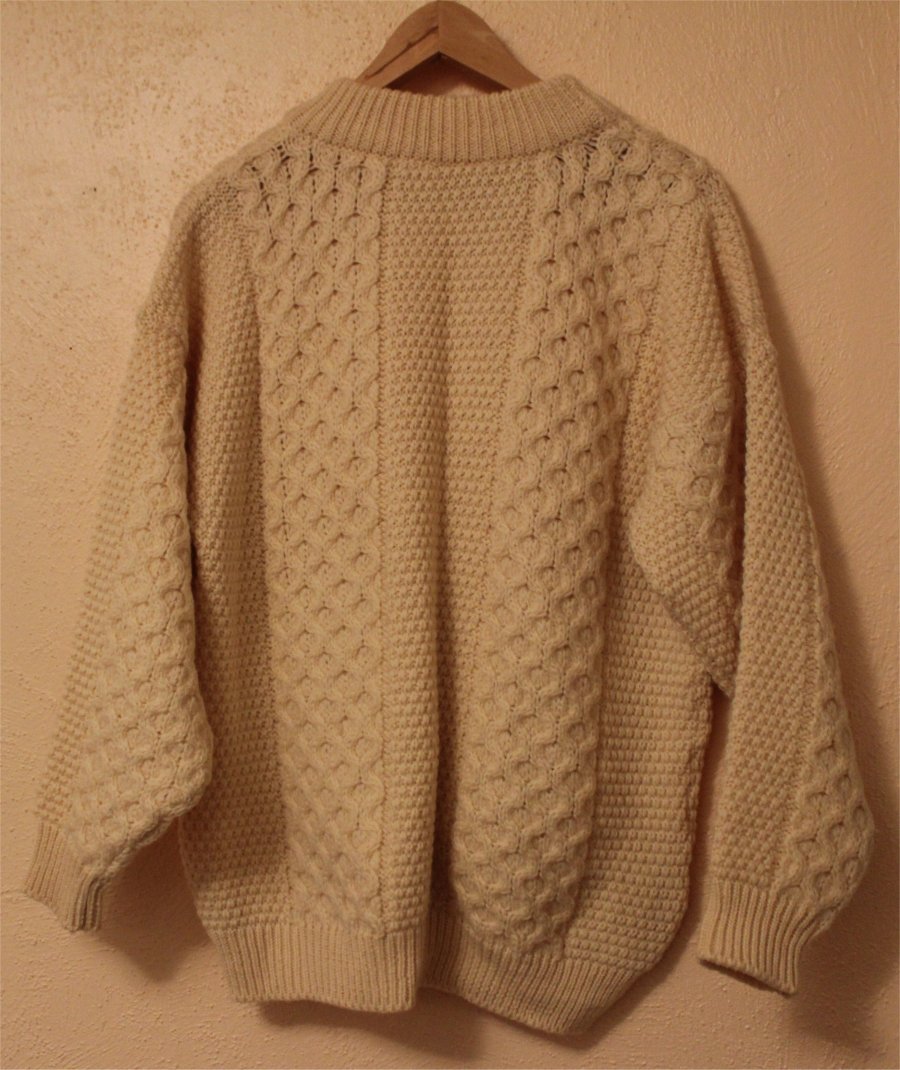 Carraig Donn in Republic Of Ireland Irish Sweater 100% Pure New Wool MEDIUM