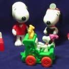 5 Charlie Brown peanuts Gang Charles Schulz "Snoopy" Burger King toys w/Actions