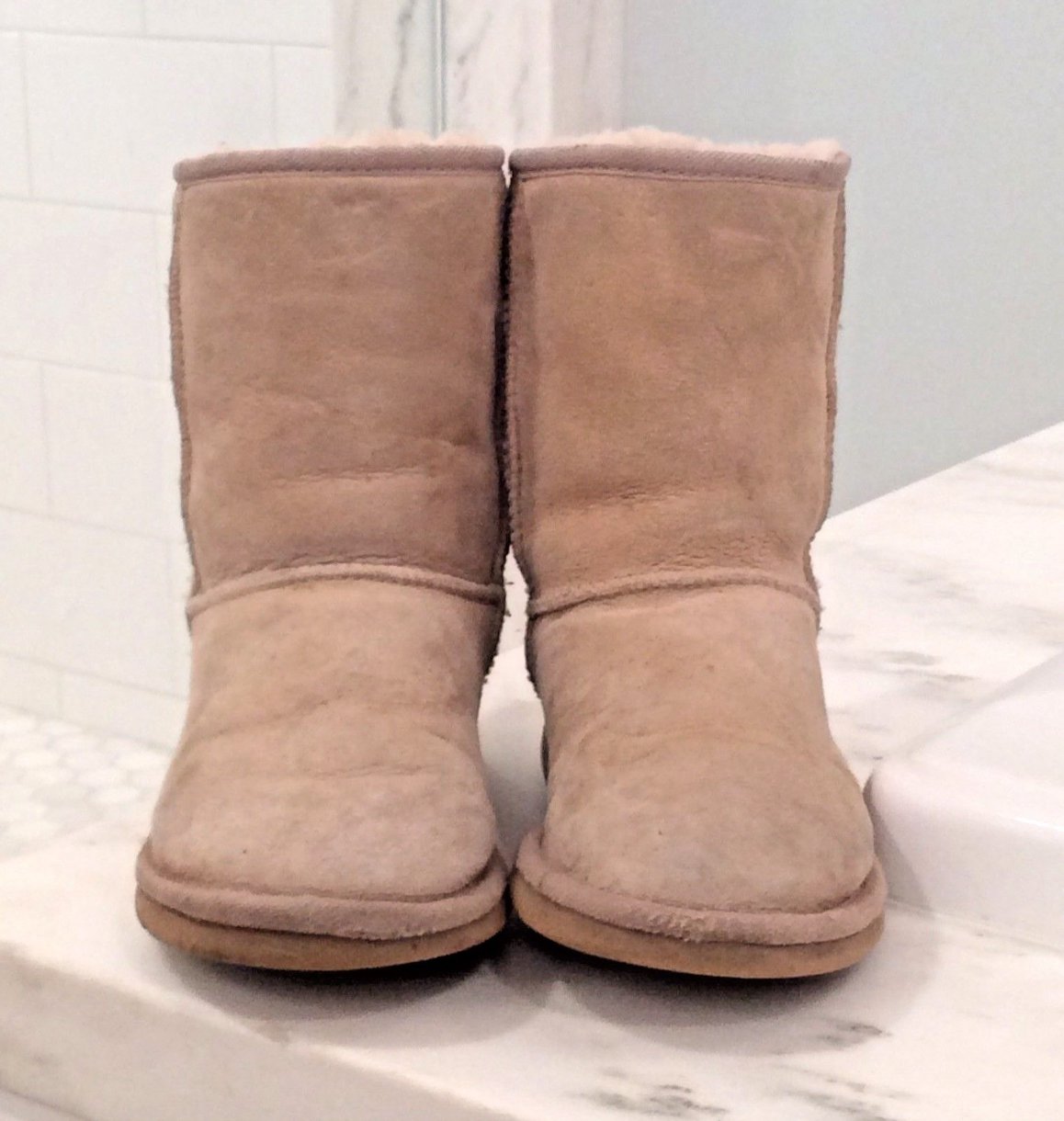 sand classic short uggs