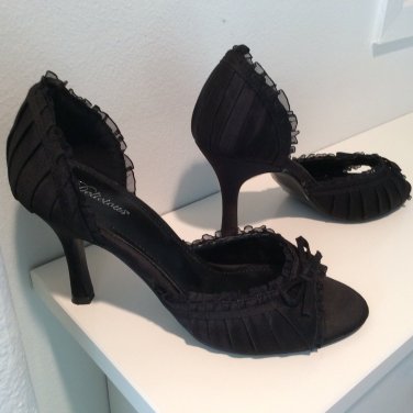 DELICIOUS Ruffle Peep Toe BLACK HEELS 8