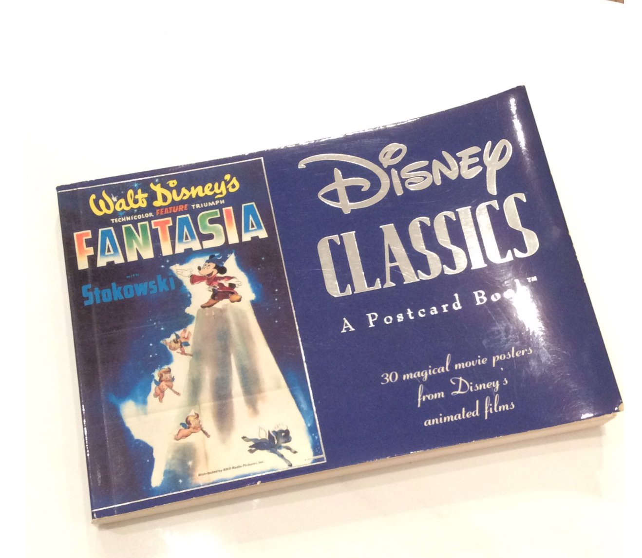 WALT DISNEY CLASSICS POSTCARD BOOK