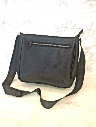 black MESSENGER BAG