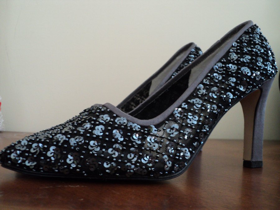 Vintage ANN MARINO Womens Beaded High Heel Dress Shoes Sz.6M