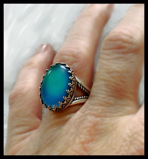 Large Classy Sterling Silver Mood Ring w/ Vivid Color Changes