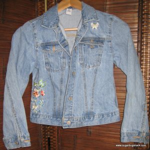 GAP denim jacket with embroidered flowers  XL