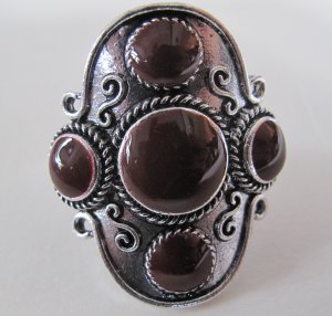 Four Stone Ring (Maroon)