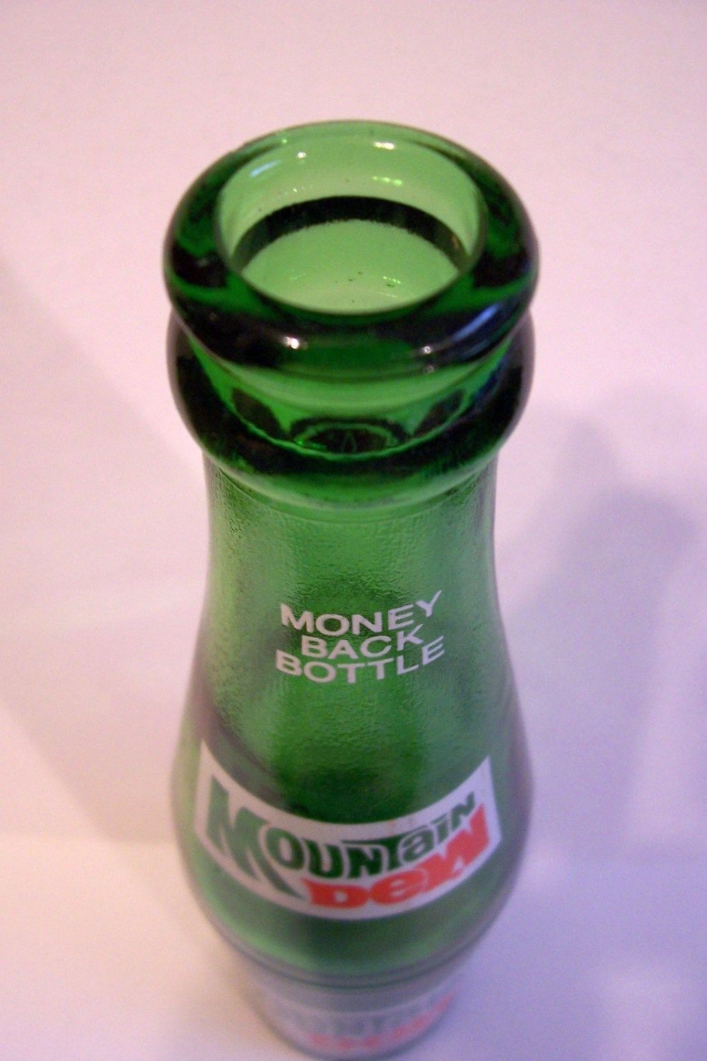 Nice ACL 10oz MOUNTAIN DEW Green Soda Bottle Pepsi Product