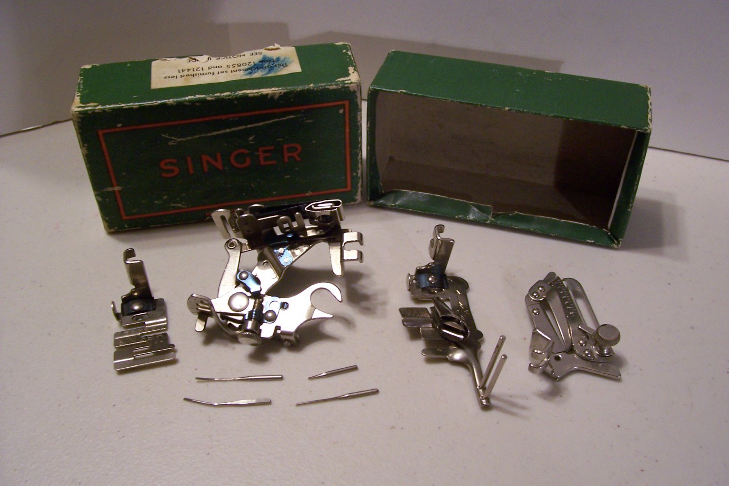 Vintage Singer Sewing Machine Attachments 121897 With Original Box