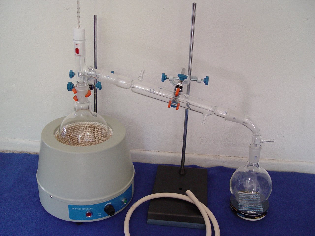 Premium 1000ml 24/40 distillation kit with stands & heating mantle