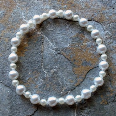 [020] Elastic White Glass Pearl Bracelet