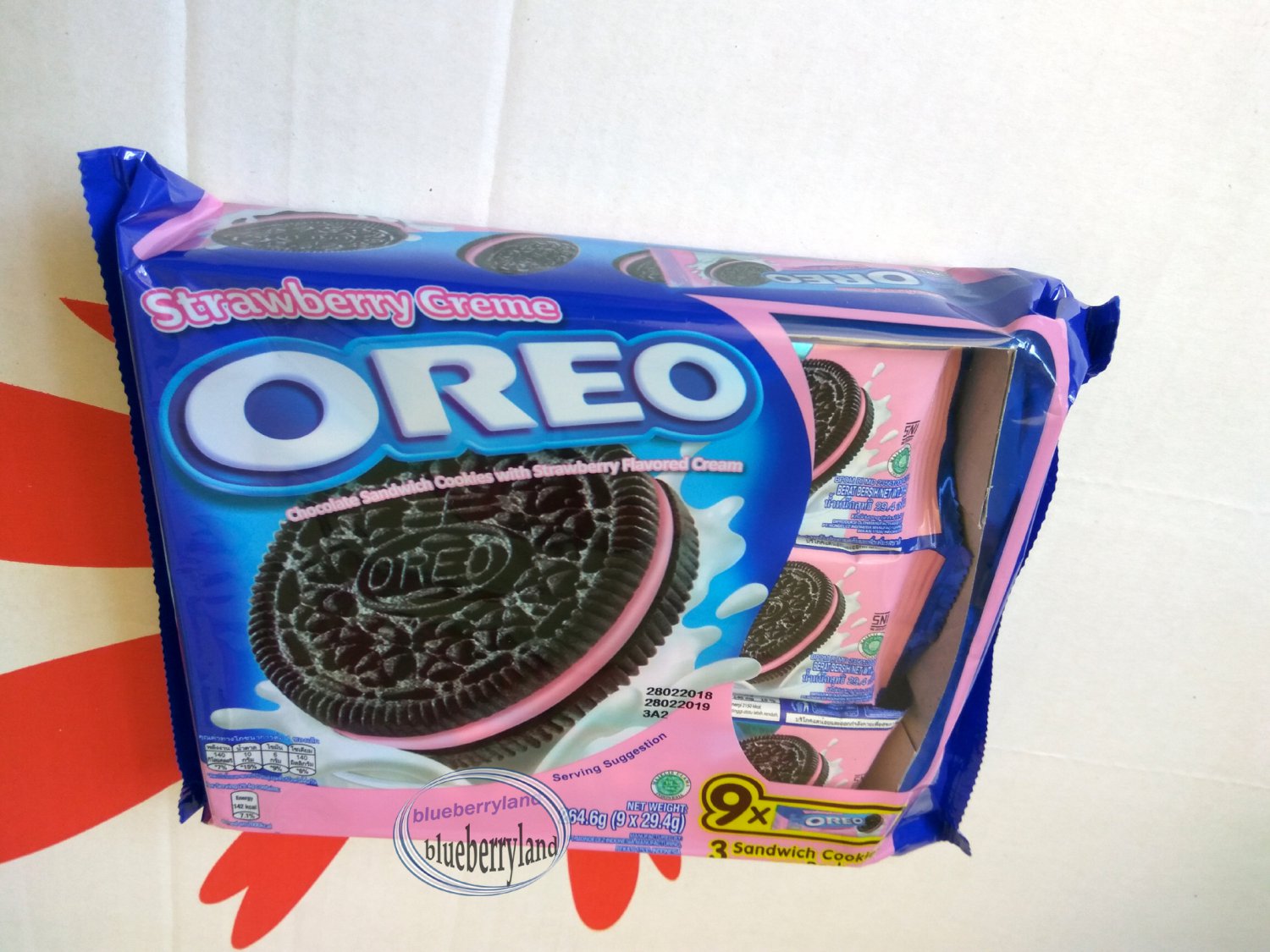 Oreo Strawberry cream flavor Sandwich cookie Biscuit packs cookies kids