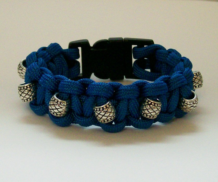 Blue beaded Paracord bracelet