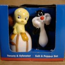LOONEY TUNES TWEETY & SYLVESTER SALT & PEPPER SET *NIB*