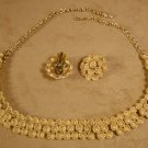 VINTAGE GOLDTONE FLORAL CHOKER W/CLIP EARRINGS *SHIPS FREE*
