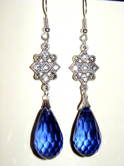 Gorgeous Victorian Inspired Dangle Teardrop Earrings