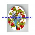 2 PARAKEET BUDGIE BIRD EAT STRAWBERRY* UNSET CAMEO PORCELAIN CABOCHON 18X25MM
