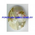 VICTORIAN LITTLE FAIRY GIRL PUTTING MAKEUP * UNSET CAMEO PORCELAIN CAB