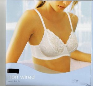 36b ex m&s white rose trellis lace bra non wired BNIB