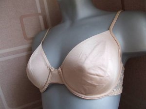 36d natural skintone t shirt bra underwired store label