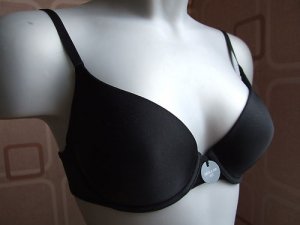 34c stores label black t shirt padded underwired bra