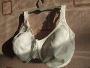 42dd ex m&s white full cup moulded underwired bra BNWOT