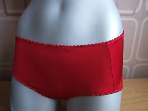 sml 10 to 12 sunset red gossard Cosmetix knicker short
