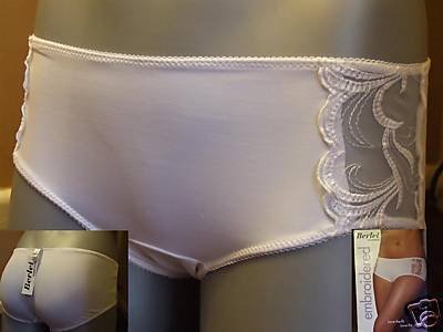 BERLEI essentials short knickers white size10-12 bnwt