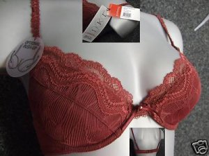 32b Triumph delicate temptation burgundy padded bra BN