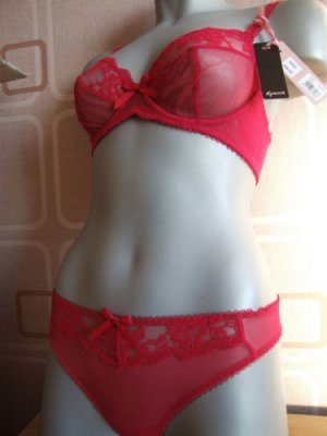 gossard scarlet red lace g string size small 10/12 BNWT